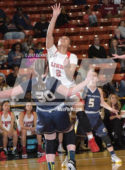 Thumbnail 2 in Oak Ridge vs. McClatchy (CIF SJS D1 Semifinal) photogallery.