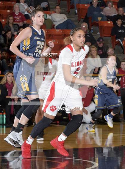 Thumbnail 3 in Oak Ridge vs. McClatchy (CIF SJS D1 Semifinal) photogallery.