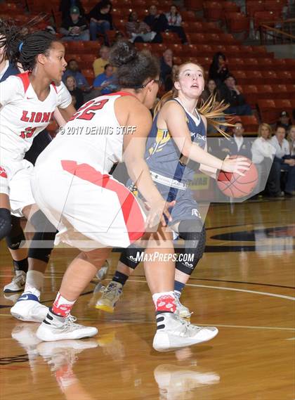 Thumbnail 1 in Oak Ridge vs. McClatchy (CIF SJS D1 Semifinal) photogallery.