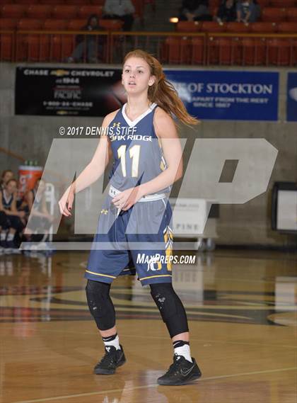 Thumbnail 3 in Oak Ridge vs. McClatchy (CIF SJS D1 Semifinal) photogallery.