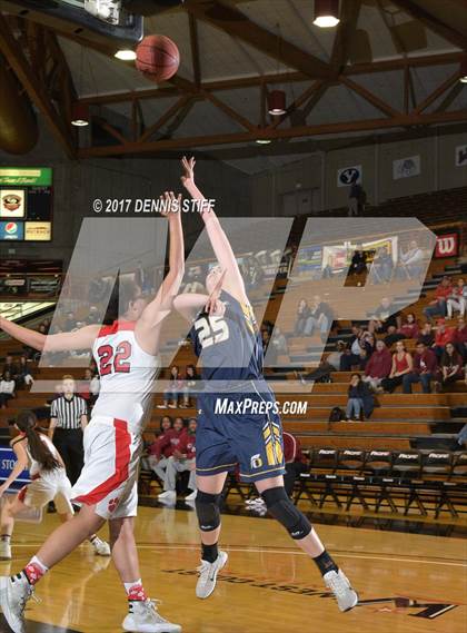Thumbnail 1 in Oak Ridge vs. McClatchy (CIF SJS D1 Semifinal) photogallery.