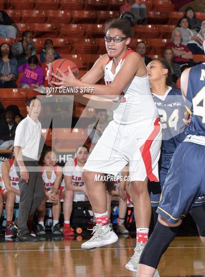 Thumbnail 1 in Oak Ridge vs. McClatchy (CIF SJS D1 Semifinal) photogallery.