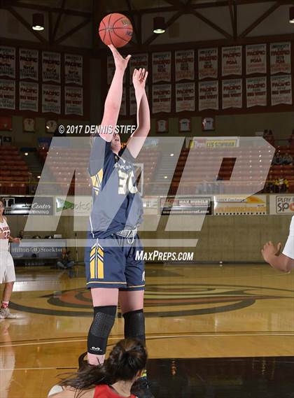 Thumbnail 1 in Oak Ridge vs. McClatchy (CIF SJS D1 Semifinal) photogallery.