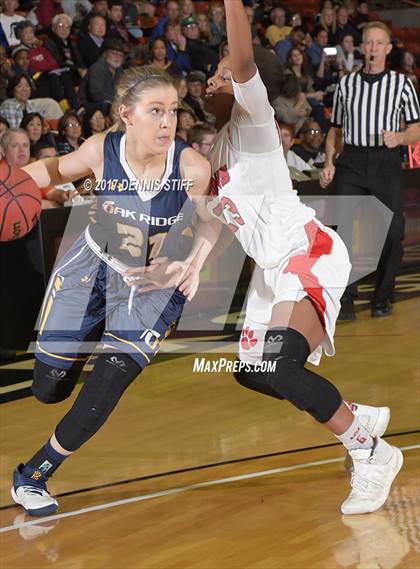 Thumbnail 1 in Oak Ridge vs. McClatchy (CIF SJS D1 Semifinal) photogallery.