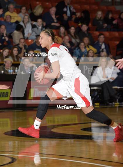 Thumbnail 2 in Oak Ridge vs. McClatchy (CIF SJS D1 Semifinal) photogallery.