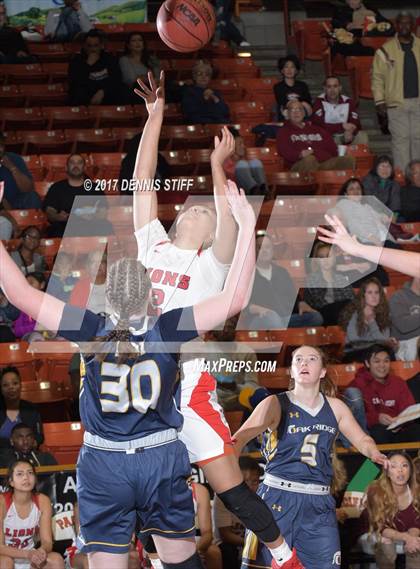 Thumbnail 1 in Oak Ridge vs. McClatchy (CIF SJS D1 Semifinal) photogallery.
