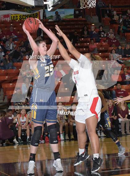Thumbnail 2 in Oak Ridge vs. McClatchy (CIF SJS D1 Semifinal) photogallery.