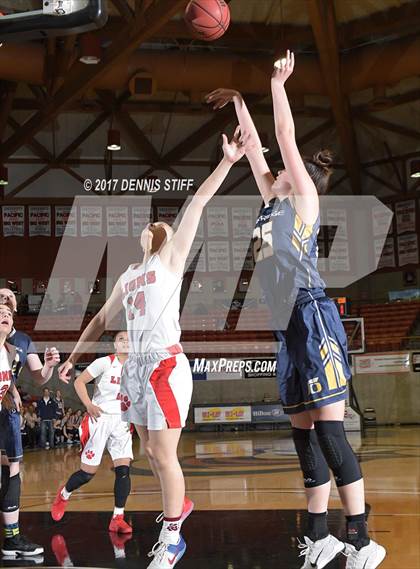 Thumbnail 1 in Oak Ridge vs. McClatchy (CIF SJS D1 Semifinal) photogallery.