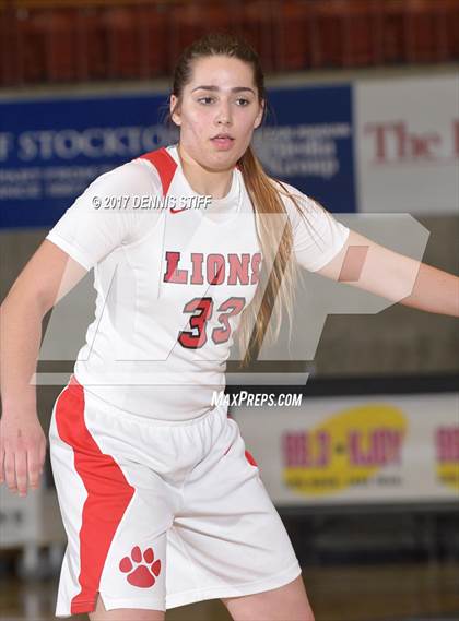 Thumbnail 3 in Oak Ridge vs. McClatchy (CIF SJS D1 Semifinal) photogallery.