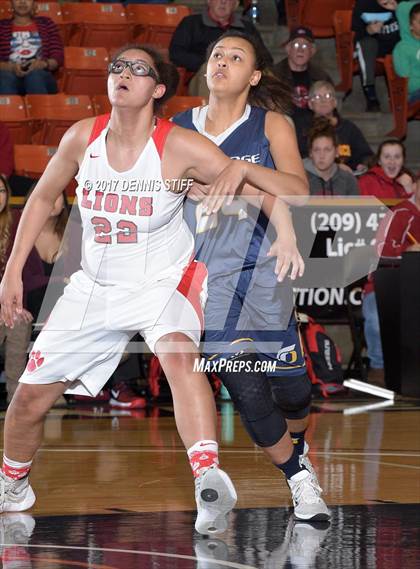 Thumbnail 3 in Oak Ridge vs. McClatchy (CIF SJS D1 Semifinal) photogallery.