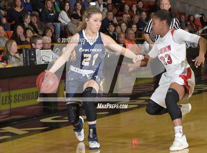 Thumbnail 3 in Oak Ridge vs. McClatchy (CIF SJS D1 Semifinal) photogallery.