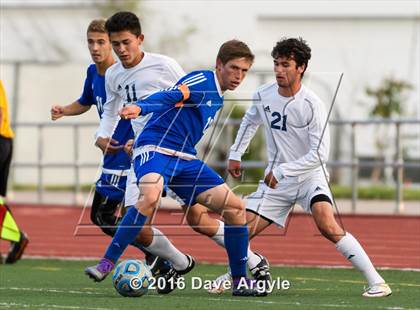 Thumbnail 2 in Fremont vs. Sky View (UHSAA 5A Semifinal) photogallery.