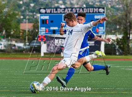 Thumbnail 3 in Fremont vs. Sky View (UHSAA 5A Semifinal) photogallery.