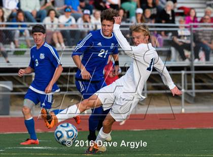 Thumbnail 2 in Fremont vs. Sky View (UHSAA 5A Semifinal) photogallery.