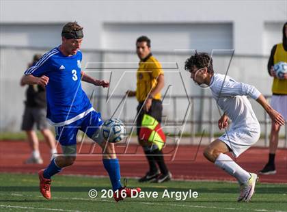 Thumbnail 3 in Fremont vs. Sky View (UHSAA 5A Semifinal) photogallery.