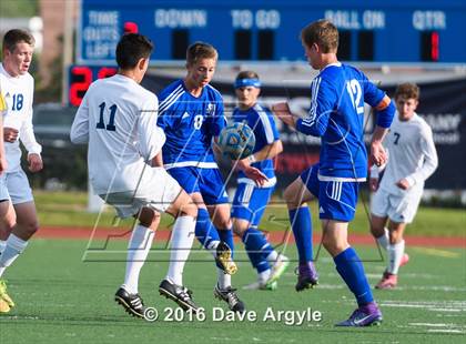 Thumbnail 3 in Fremont vs. Sky View (UHSAA 5A Semifinal) photogallery.
