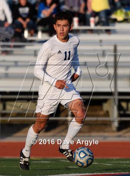 Thumbnail 1 in Fremont vs. Sky View (UHSAA 5A Semifinal) photogallery.