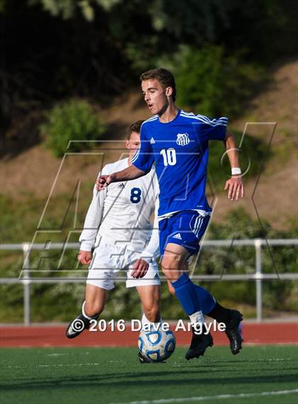 Thumbnail 3 in Fremont vs. Sky View (UHSAA 5A Semifinal) photogallery.