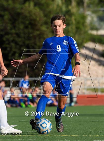 Thumbnail 3 in Fremont vs. Sky View (UHSAA 5A Semifinal) photogallery.