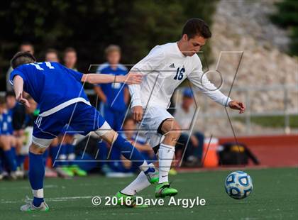 Thumbnail 3 in Fremont vs. Sky View (UHSAA 5A Semifinal) photogallery.
