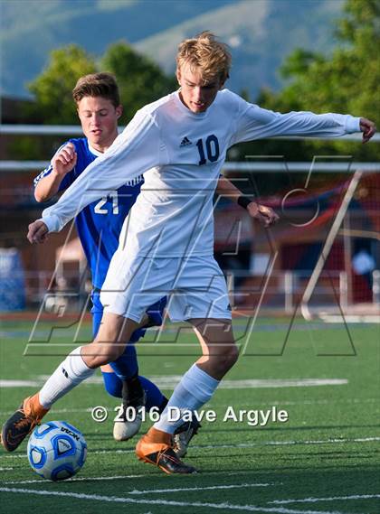 Thumbnail 1 in Fremont vs. Sky View (UHSAA 5A Semifinal) photogallery.