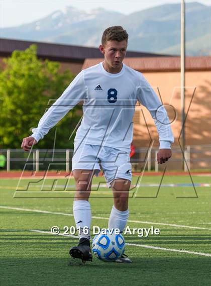 Thumbnail 3 in Fremont vs. Sky View (UHSAA 5A Semifinal) photogallery.