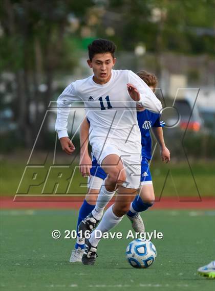 Thumbnail 1 in Fremont vs. Sky View (UHSAA 5A Semifinal) photogallery.