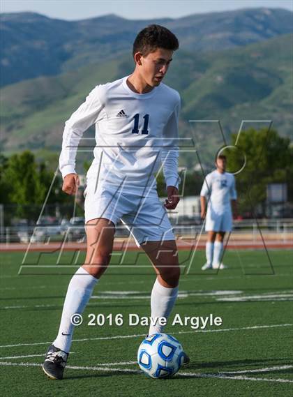 Thumbnail 1 in Fremont vs. Sky View (UHSAA 5A Semifinal) photogallery.
