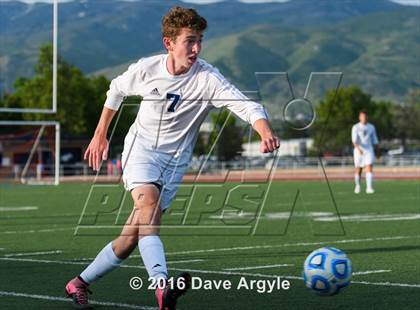Thumbnail 3 in Fremont vs. Sky View (UHSAA 5A Semifinal) photogallery.