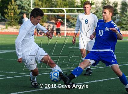 Thumbnail 2 in Fremont vs. Sky View (UHSAA 5A Semifinal) photogallery.