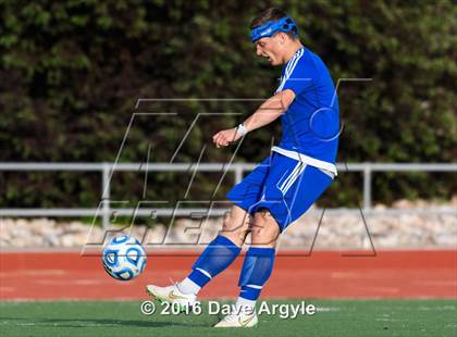 Thumbnail 3 in Fremont vs. Sky View (UHSAA 5A Semifinal) photogallery.