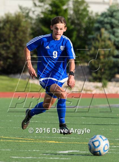 Thumbnail 2 in Fremont vs. Sky View (UHSAA 5A Semifinal) photogallery.