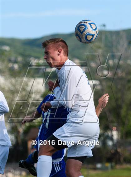 Thumbnail 2 in Fremont vs. Sky View (UHSAA 5A Semifinal) photogallery.