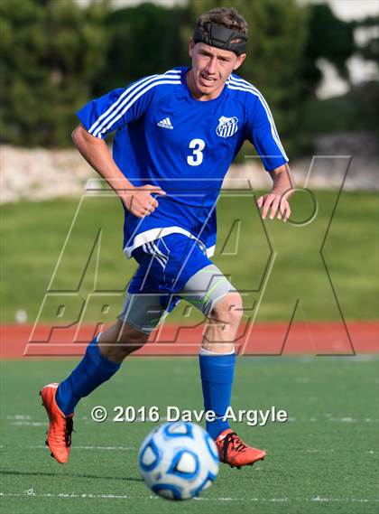 Thumbnail 2 in Fremont vs. Sky View (UHSAA 5A Semifinal) photogallery.
