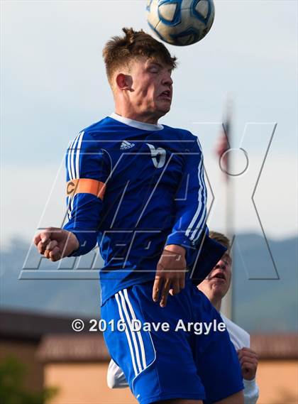 Thumbnail 3 in Fremont vs. Sky View (UHSAA 5A Semifinal) photogallery.