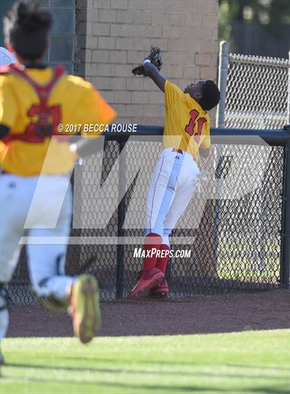 Thumbnail 2 in Charlotte Catholic vs Phillip O. Berry Academy of Technology photogallery.