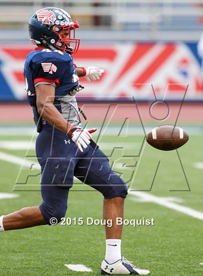 Thumbnail 1 in Lima Senior vs. Piqua photogallery.