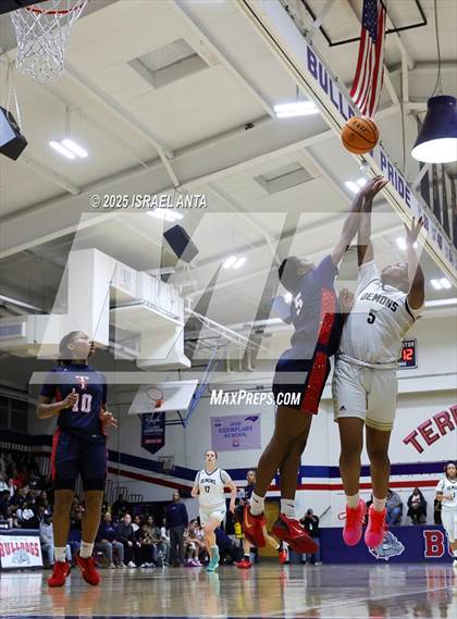 Thumbnail 1 in Fike @ Terry Sanford (NCHSAA 3A 4th Round) photogallery.