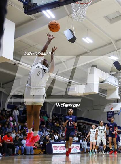 Thumbnail 1 in Fike @ Terry Sanford (NCHSAA 3A 4th Round) photogallery.