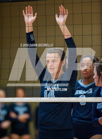 Thumbnail 2 in Dorman vs. Redondo Union (Nike Tournament of Champions) photogallery.