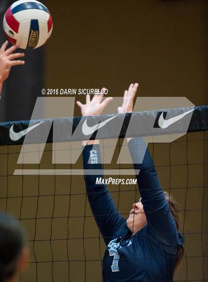 Thumbnail 1 in Dorman vs. Redondo Union (Nike Tournament of Champions) photogallery.