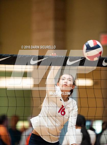 Thumbnail 3 in Dorman vs. Redondo Union (Nike Tournament of Champions) photogallery.