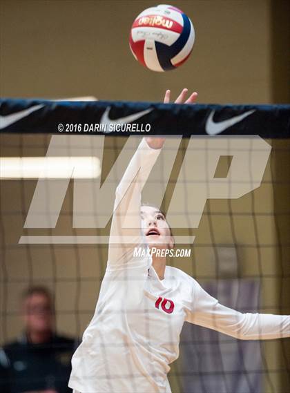 Thumbnail 2 in Dorman vs. Redondo Union (Nike Tournament of Champions) photogallery.