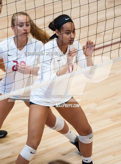 Thumbnail 3 in Dorman vs. Redondo Union (Nike Tournament of Champions) photogallery.