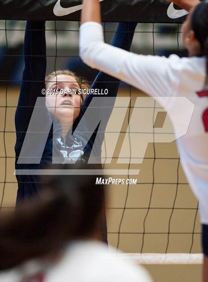 Thumbnail 3 in Dorman vs. Redondo Union (Nike Tournament of Champions) photogallery.