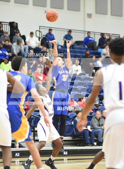 Thumbnail 2 in Thurgood Marshall vs. Gahanna Christian Academy photogallery.