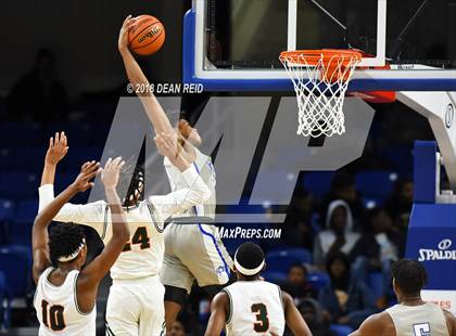 Thumbnail 3 in Morgan Park vs. Vashon (Chicago Elite Classic) photogallery.