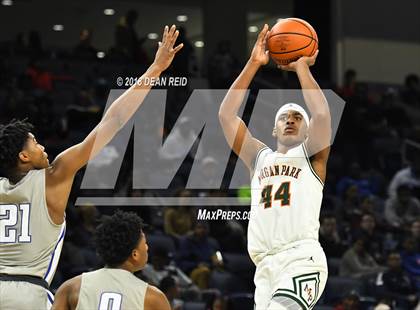 Thumbnail 3 in Morgan Park vs. Vashon (Chicago Elite Classic) photogallery.