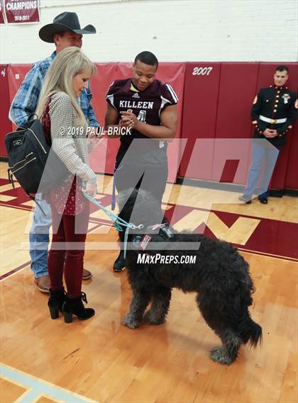 Thumbnail 2 in Marines H.S. Male Athlete of the Month- Al Amir Ward photogallery.