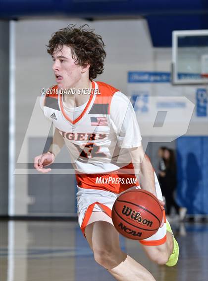 Thumbnail 3 in College Park vs. Roseville (Les Curry Invitational) photogallery.
